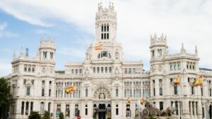 Oportunidades laborales en Madrid: Contratos indefinidos disponibles a través de Salta Empleo
